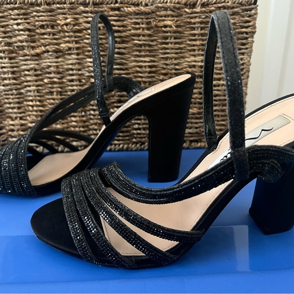 Black high heels - Picture 1 of 6